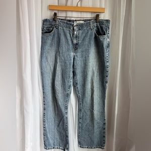 Distressed Y2K Wide Leg Tommy Hilfiger
Jeans size 12